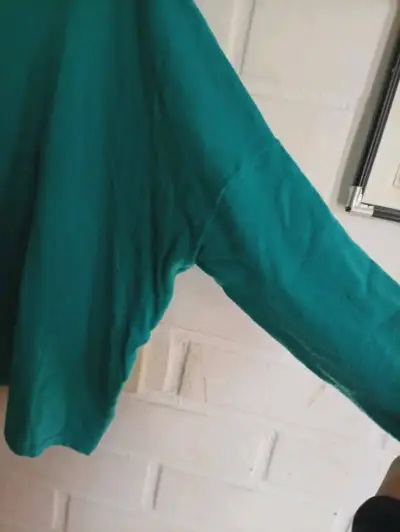 Suéter de cuello alto verde para mujer - miniatura 5