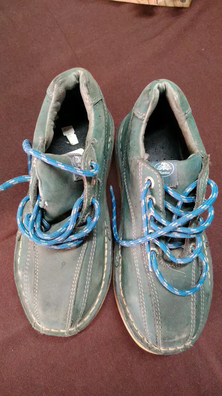 Botas de cuero n34 verdes con cordones azules - 1