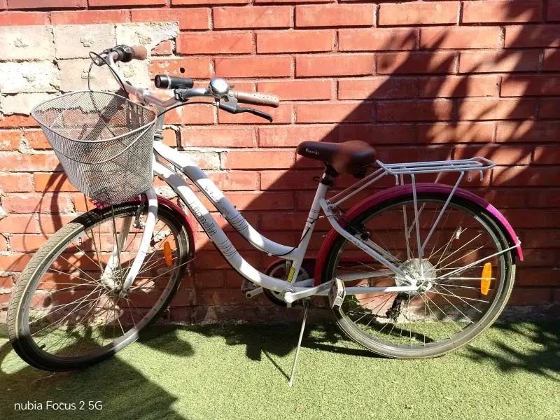 Bicicleta urbana Bianchi con canasto y parrilla - 1