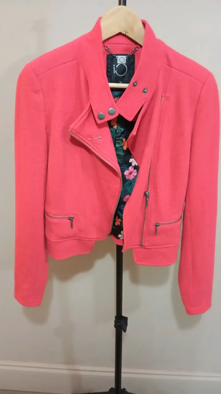 Chaqueta rosa para mujer con cierre metálico - 1