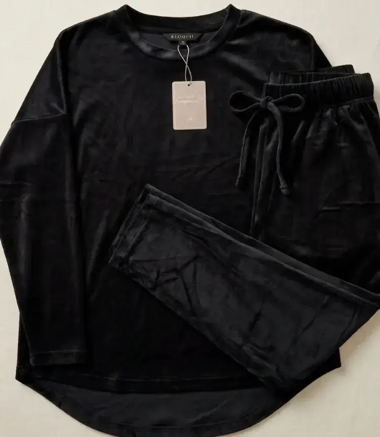 Conjunto de Pijama Negro de Terciopelo para Mujer - 1