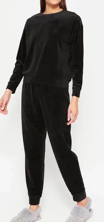 Conjunto de Pijama Negro de Terciopelo para Mujer - miniatura 2