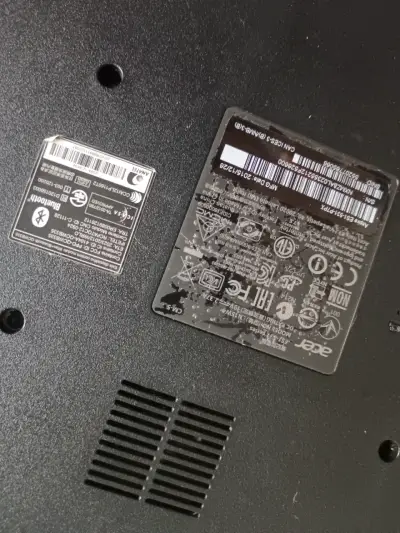 Laptop Acer en buen estado - miniatura 4