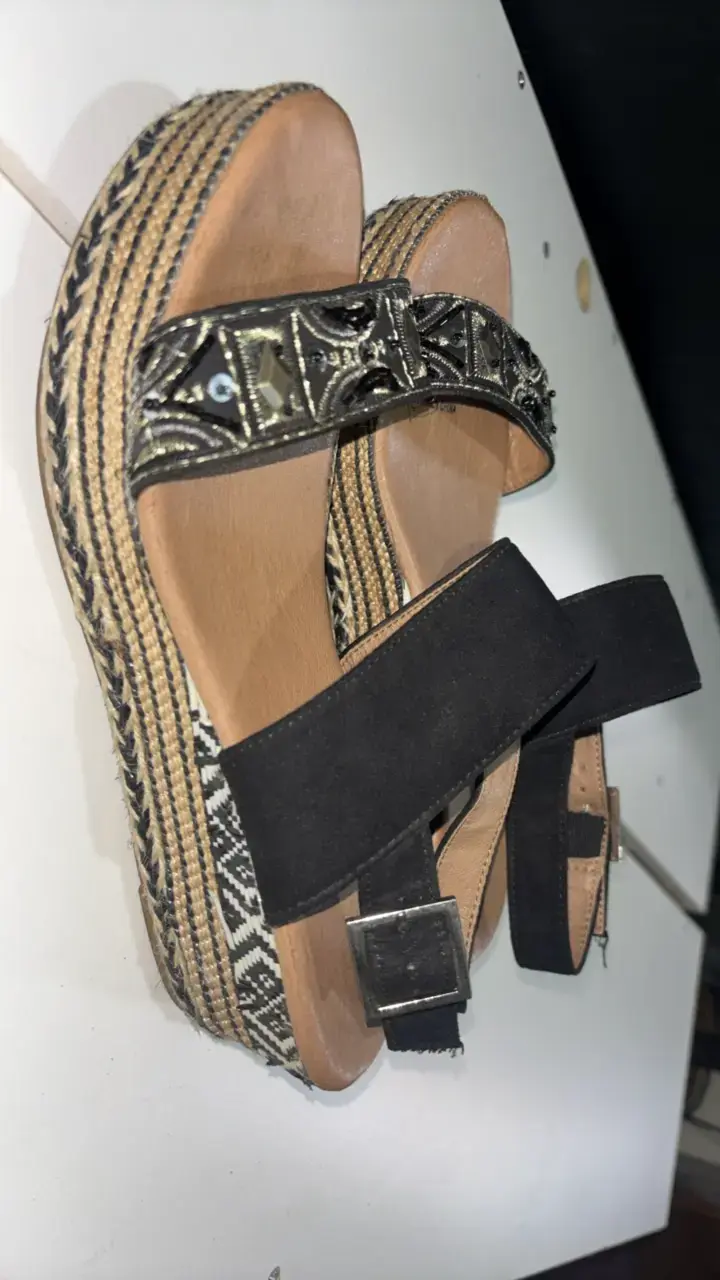 Sandalias Negras con mostacillas - 1
