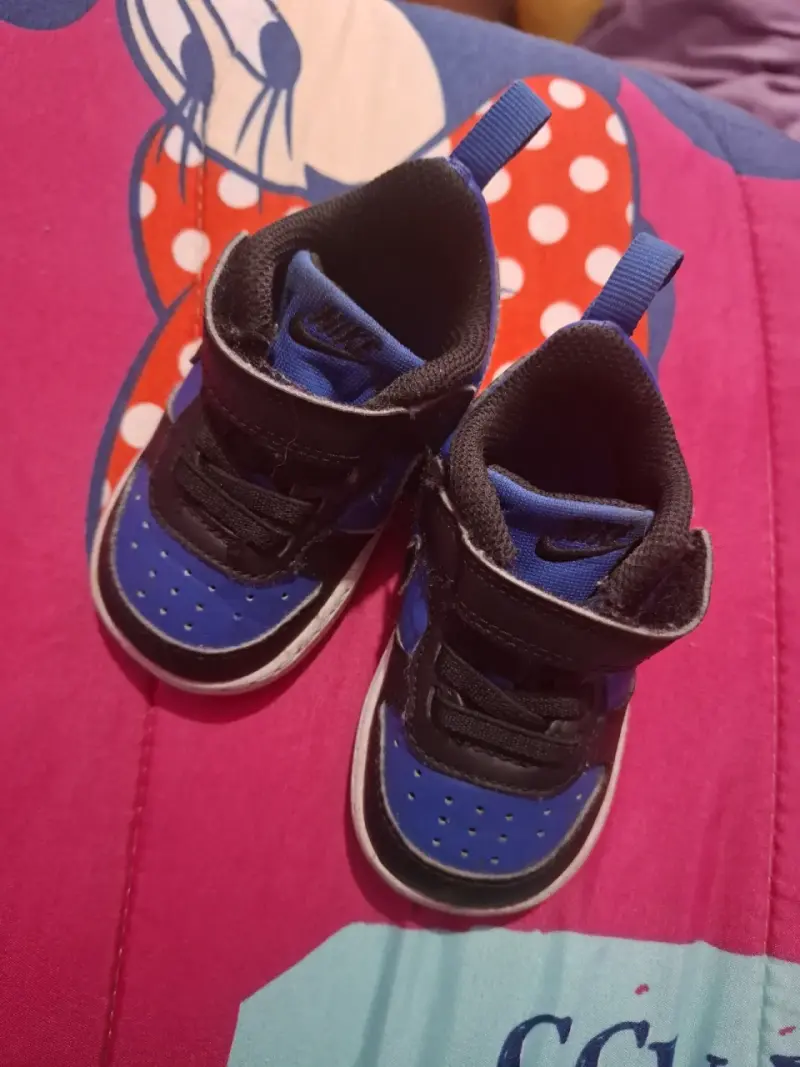 Zapatillas deportivas para niños color azul y negr - 3