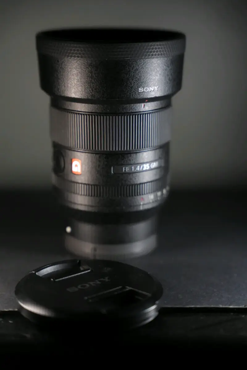 Lente Sony FE 35mm f/1.4 GM para cámaras - 1