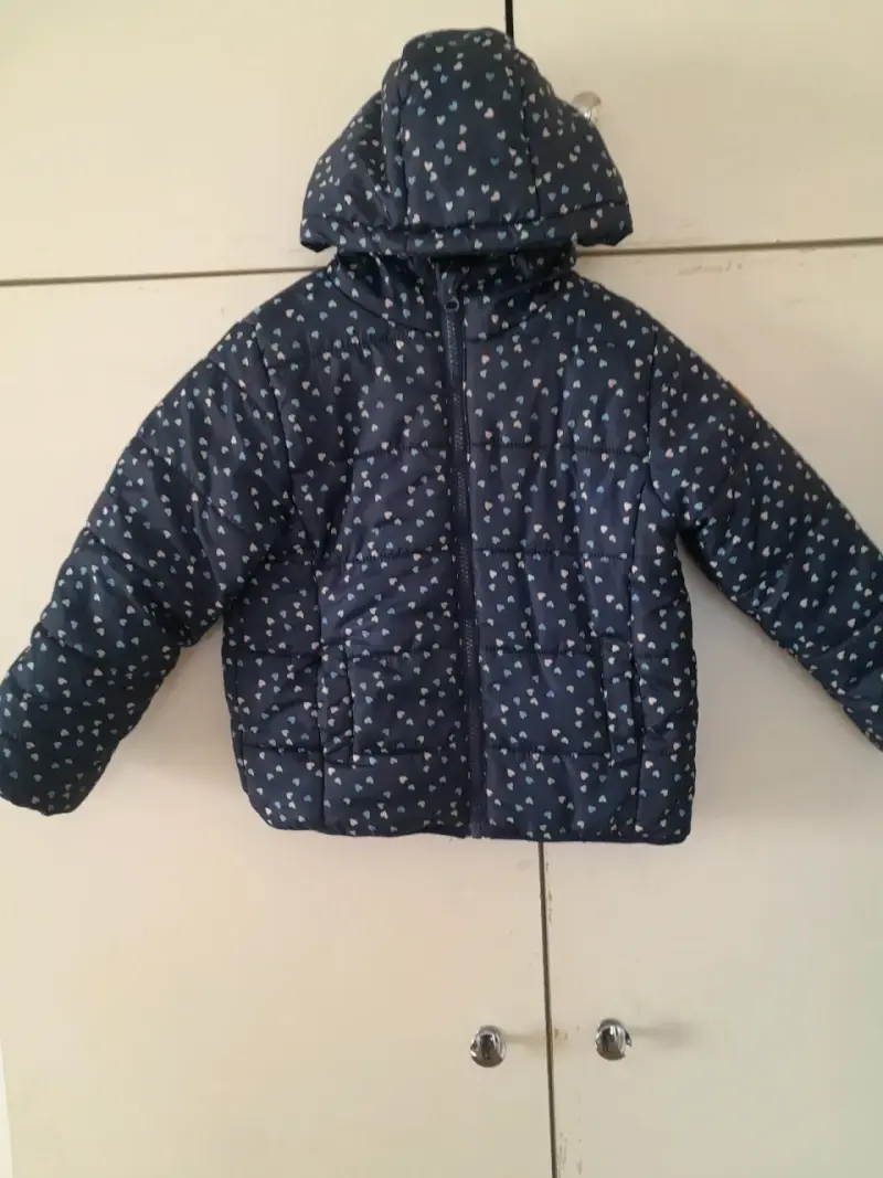 Chaqueta acolchada infantil con capucha azul - 2