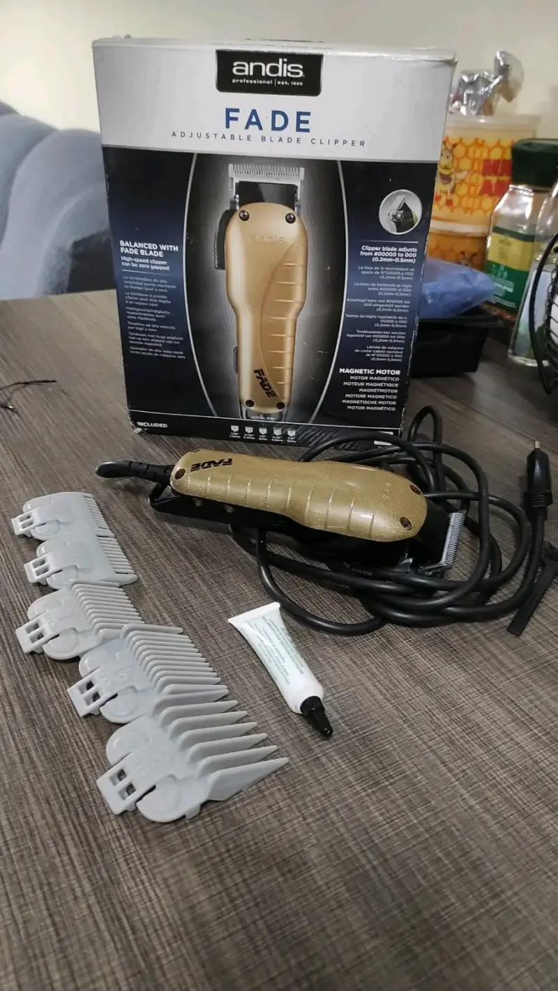 Máquina de cortar pelo Andis Fade con accesorios - 1