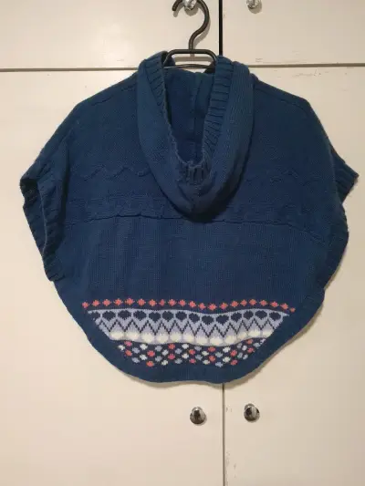 Poncho de lana azul con capucha para niños - miniatura 2