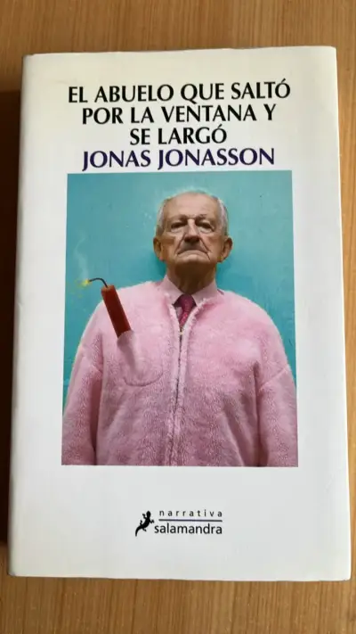 Libro 'El Abuelo Que Saltó Por La Ventana' Jonas Jonasson - miniatura 1