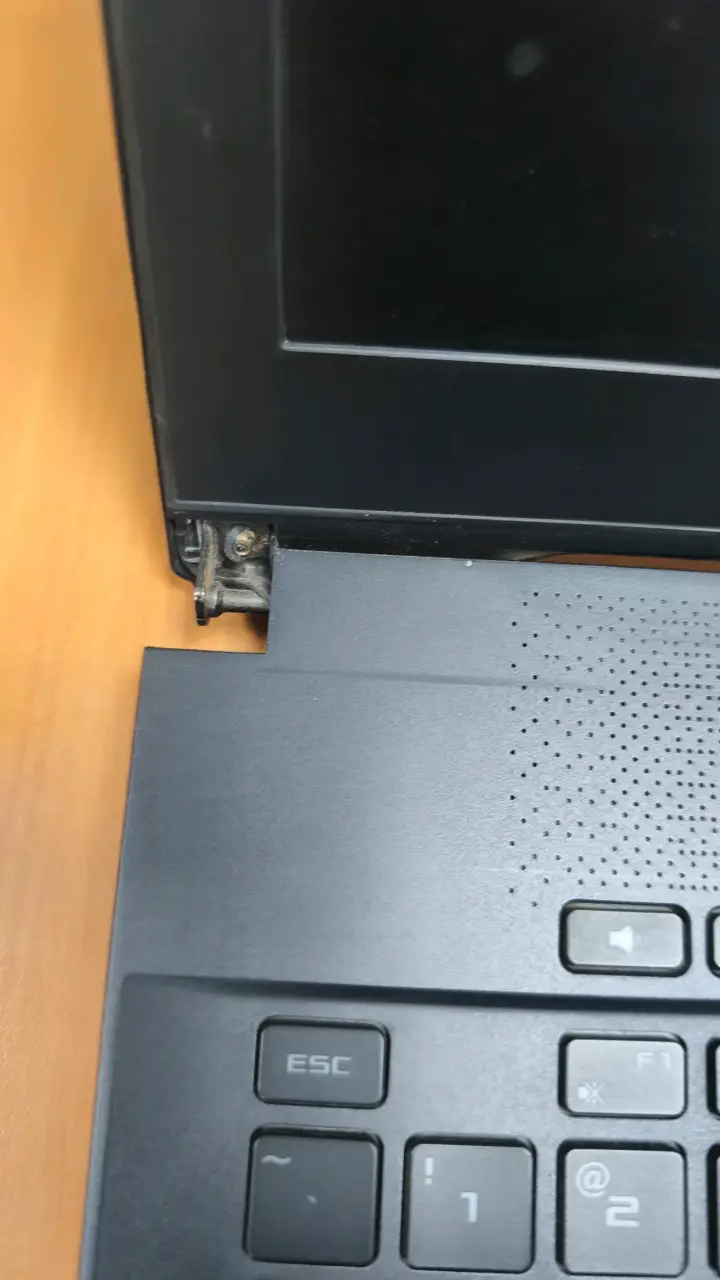 Laptop ASUS ROG para gaming con NVIDIA GeForce - 3