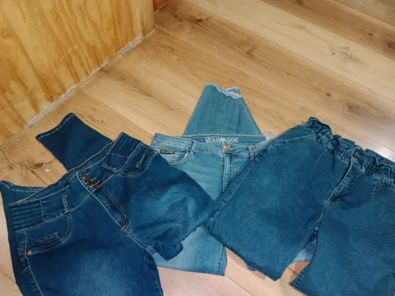 Lote de jeans para mujer en buen estado - 1