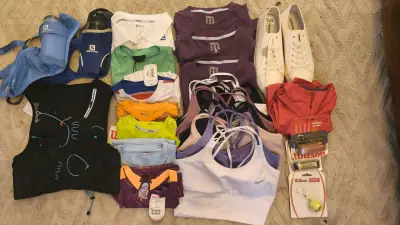 Lote de ropa deportiva y accesorios Wilson - miniatura 1
