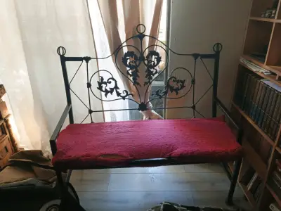 Banco de hierro forjado y separador de ambientes - miniatura 1