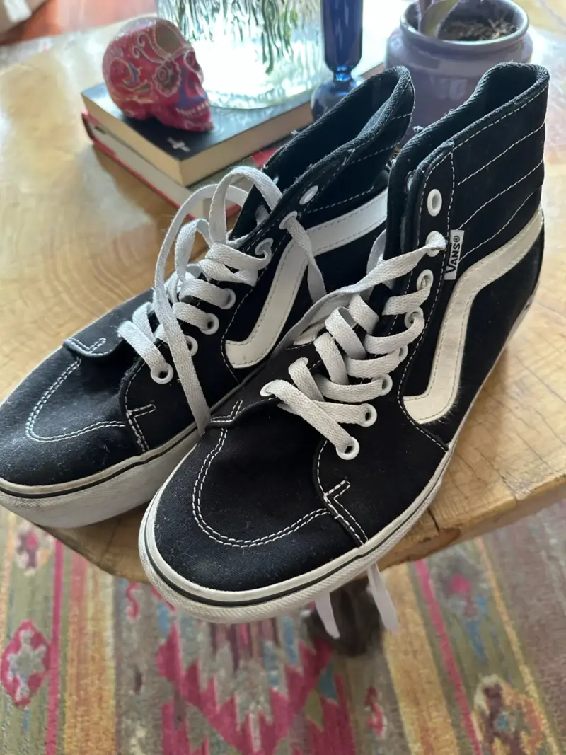 Zapatillas altas negras Vans estilo clásico - 2
