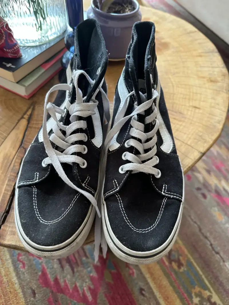 Zapatillas altas negras Vans estilo clásico - 6