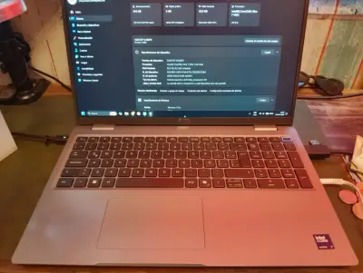 Laptop Dell Precision 3590 Intel Core I7 Ultra - miniatura 1
