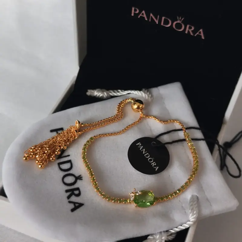 Pulsera Pandora dorada con piedra verde - 2