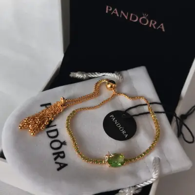 Pulsera Pandora dorada con piedra verde - miniatura 2