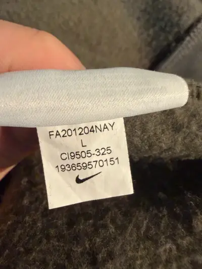 Polerón Nike verde talla L - miniatura 3