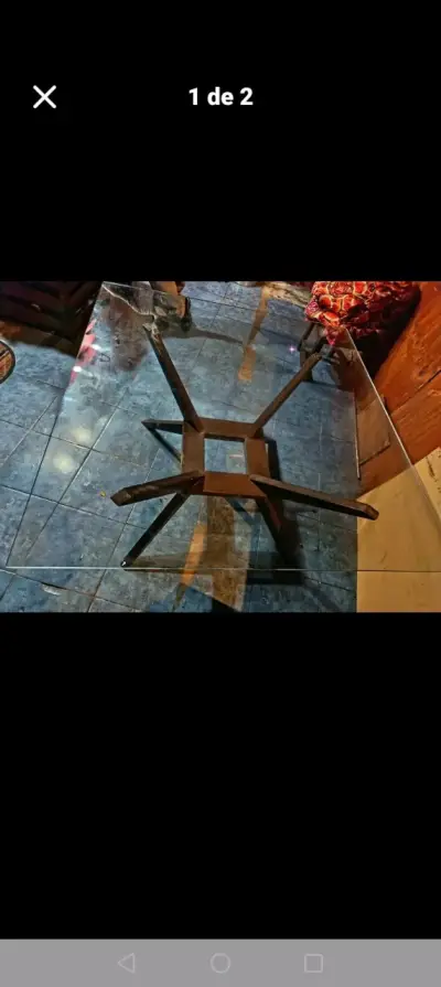 Mesa de vidrio con base de madera para 8 personas - miniatura 1