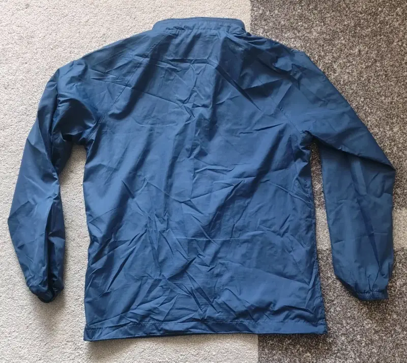 Chaqueta cortaviento azul para hombre - 2
