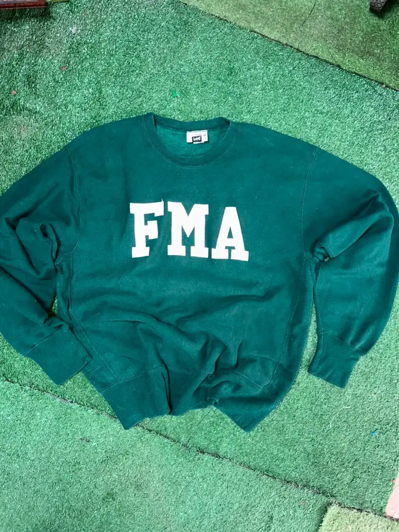 Polerón verde Lee con letras FMA - 2