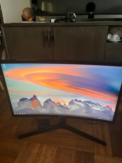 Monitor Samsung curvo 27 pulgadas Full HD - miniatura 1