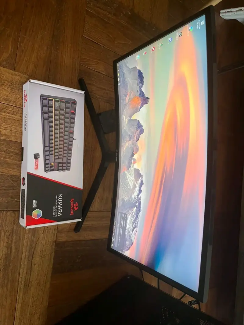 Monitor Samsung curvo 27 pulgadas Full HD - 2