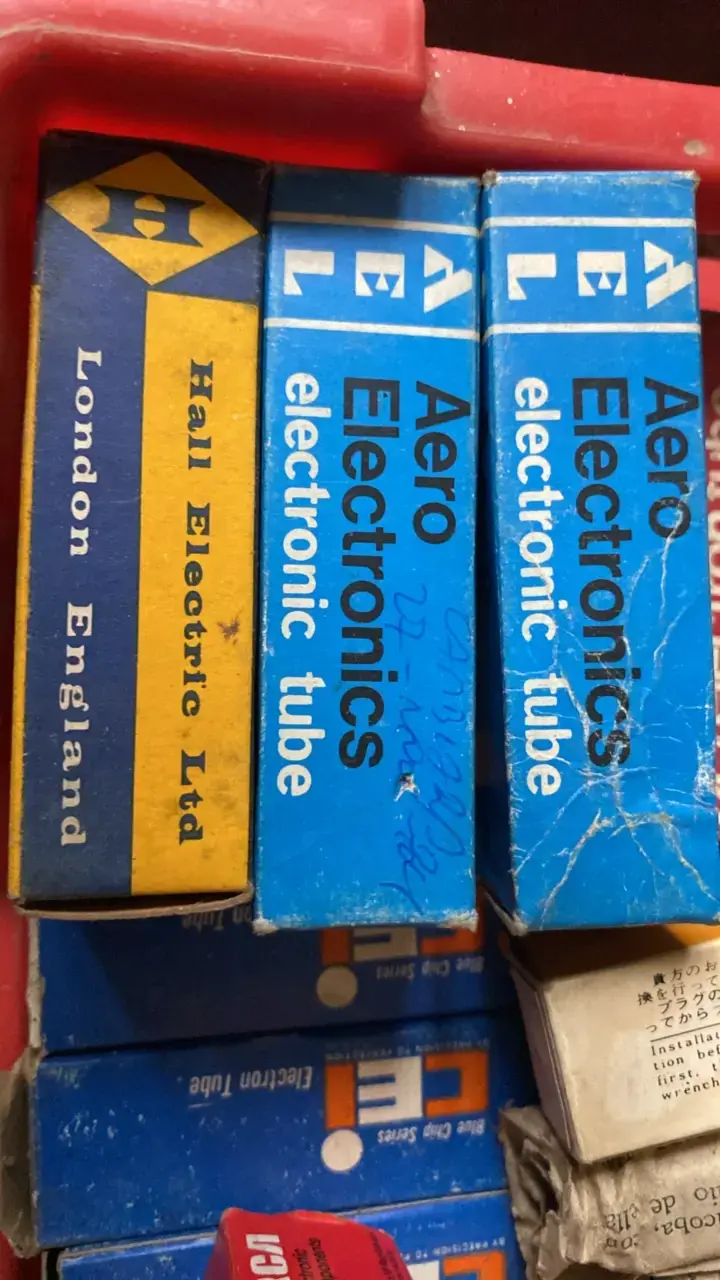 Lote de tubos electrónicos vintage variados - 4