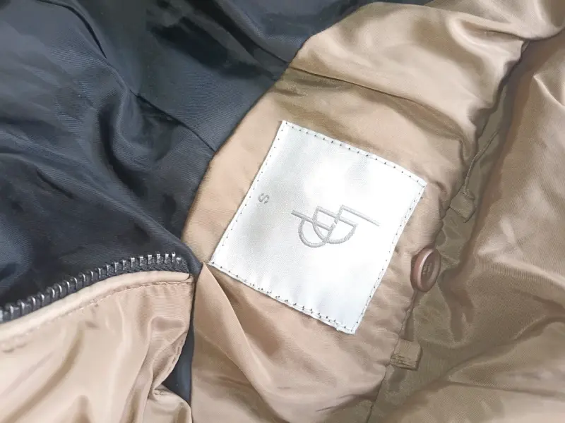 Chaqueta de invierno beige con forro interior - 1