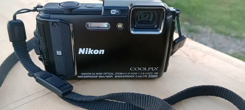 Cámara Nikon Coolpix a prueba de agua y golpes - 1