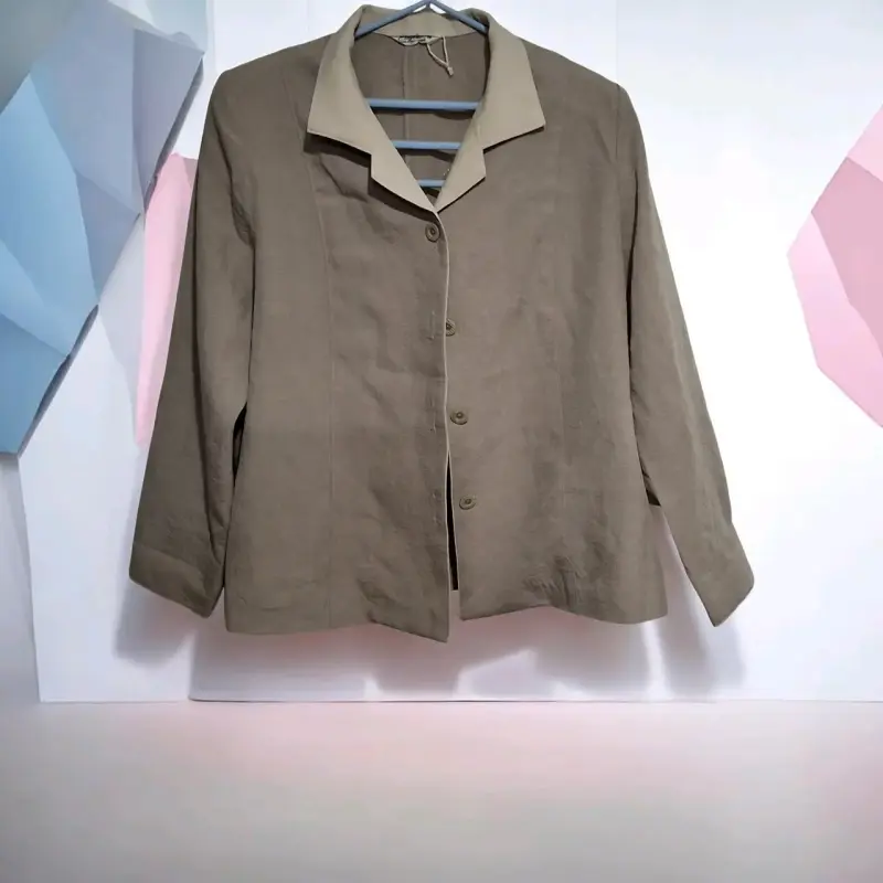 Chaqueta de mujer beige elegante - 1
