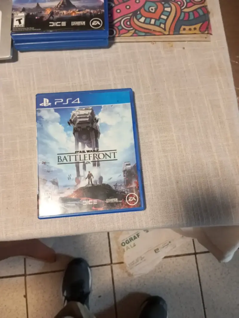Juego PS4 Star Wars Battlefront en buen estado - 1