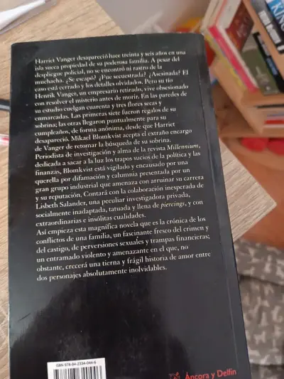 Libro 'Los hombres que no amaban a las mujeres' de Stieg Larsson - miniatura 2