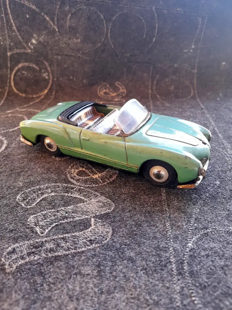 Auto de colección vintage verde convertible - 2