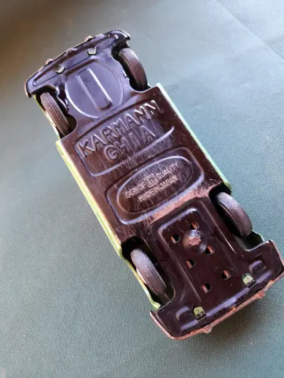 Auto de colección vintage verde convertible - miniatura 4