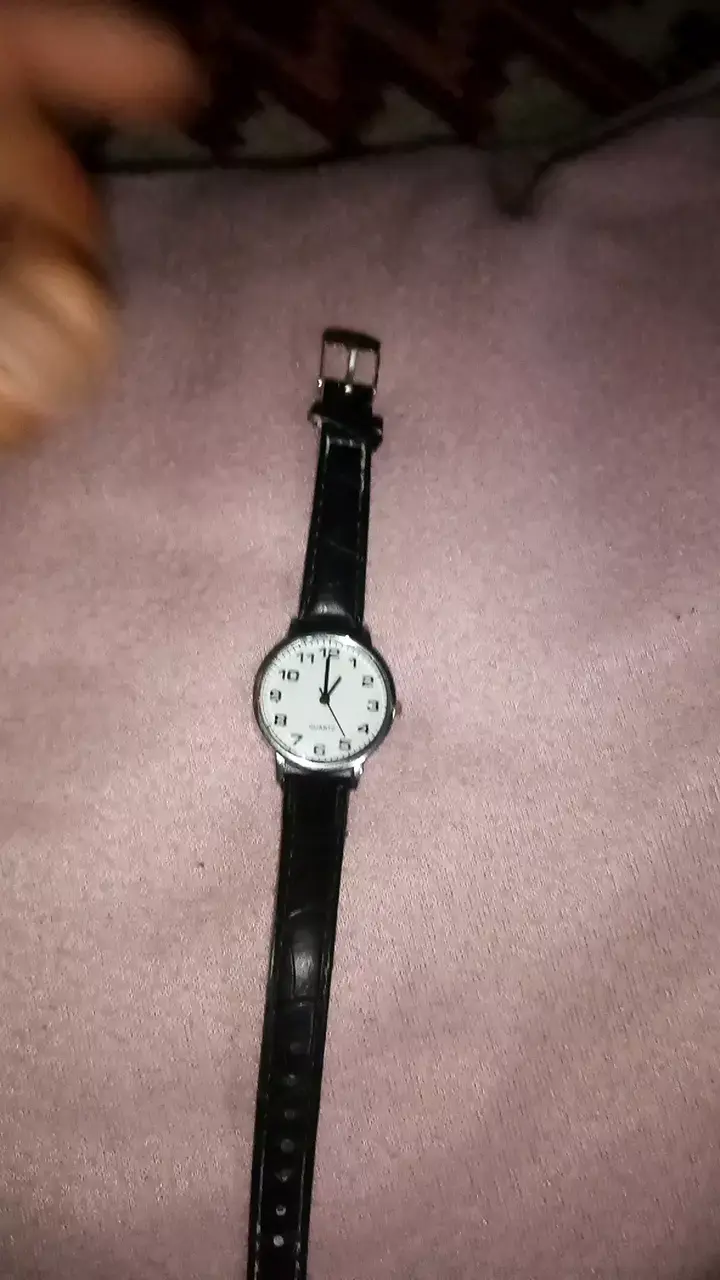 Reloj de pulsera clásico con correa negra - 6