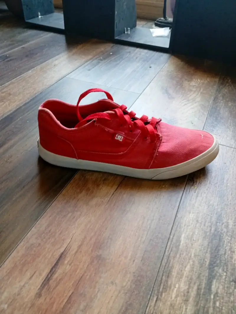 Zapatillas urbanas rojas con cordones - 2