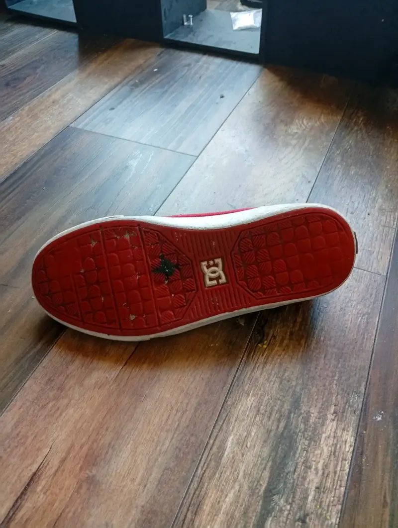 Zapatillas urbanas rojas con cordones - 4