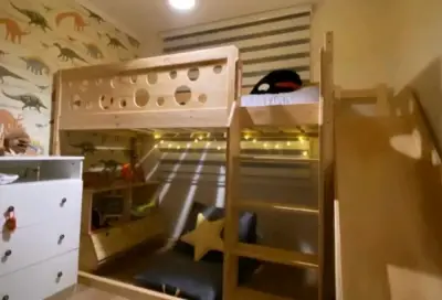 Cama alta de madera para niños con escalera - miniatura 2