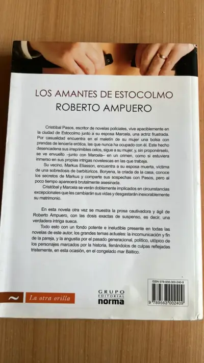 Libro 'Los Amantes de Estocolmo' de Roberto Ampuero - miniatura 2