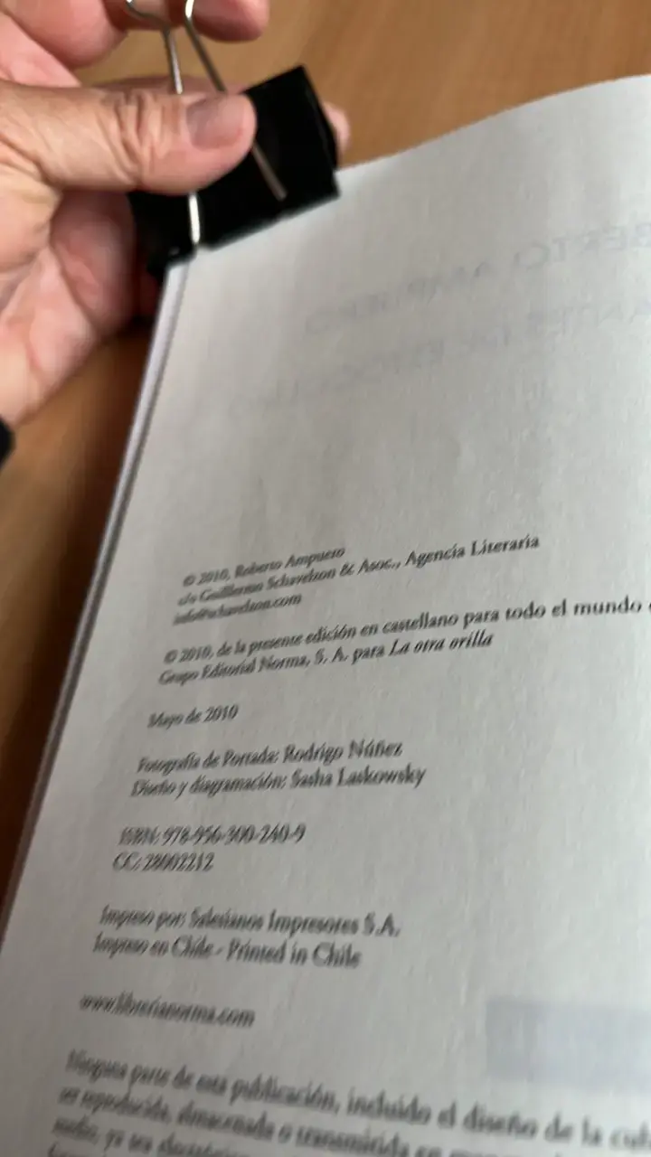 Libro 'Los Amantes de Estocolmo' de Roberto Ampuero - 3