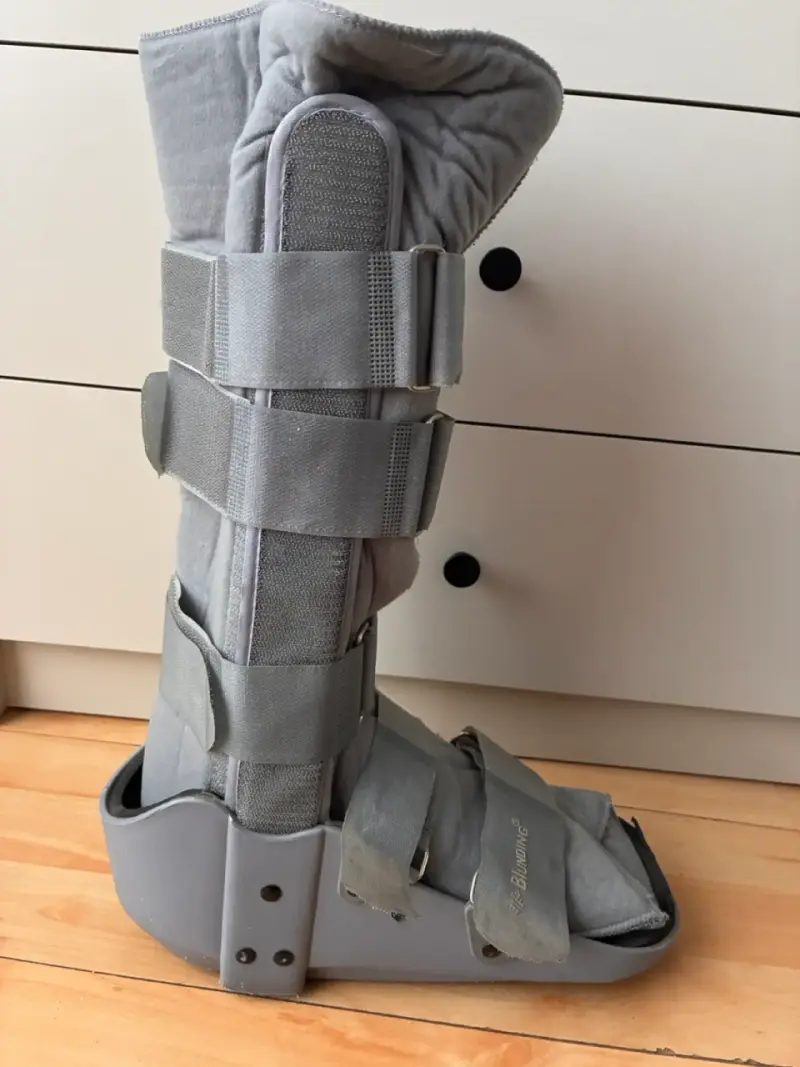 Bota ortopédica ajustable gris - 1
