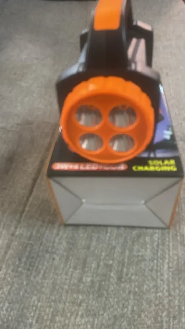 Linterna LED recargable solar 3W - 2