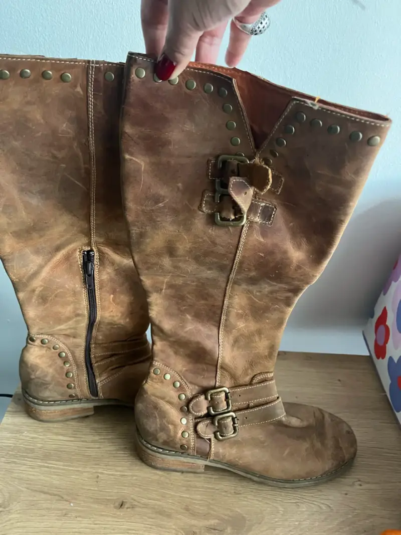 Botas de cuero camel desgastado con hebillas - 1