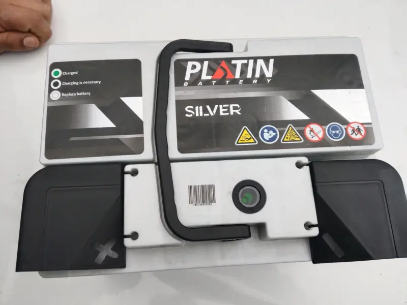 Batería de auto Platin Silver en buen estado - 1