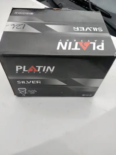 Batería de auto Platin Silver en buen estado - miniatura 3