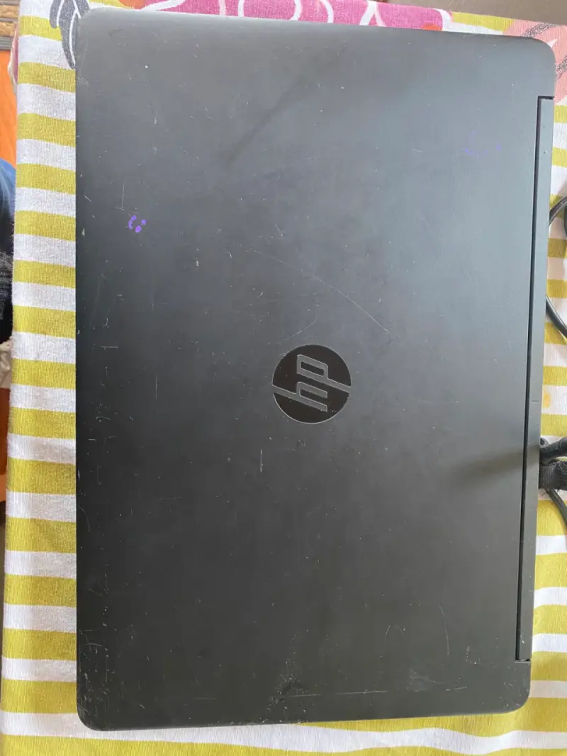 Laptop HP en mal estado - 1