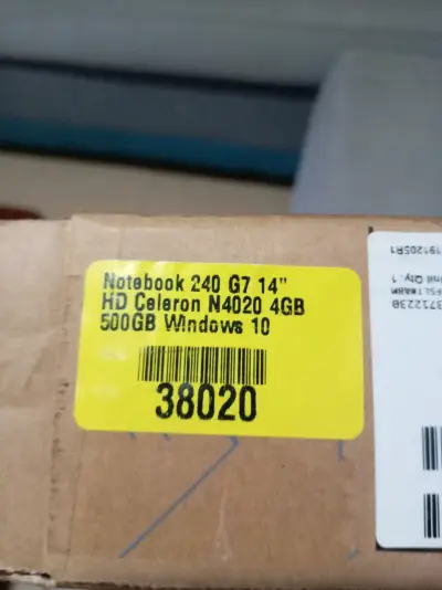 Laptop HP con pantalla de 15 pulgadas y procesador Intel - miniatura 3